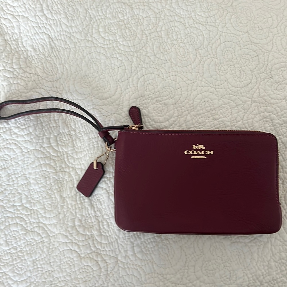 Coach double zip wristler